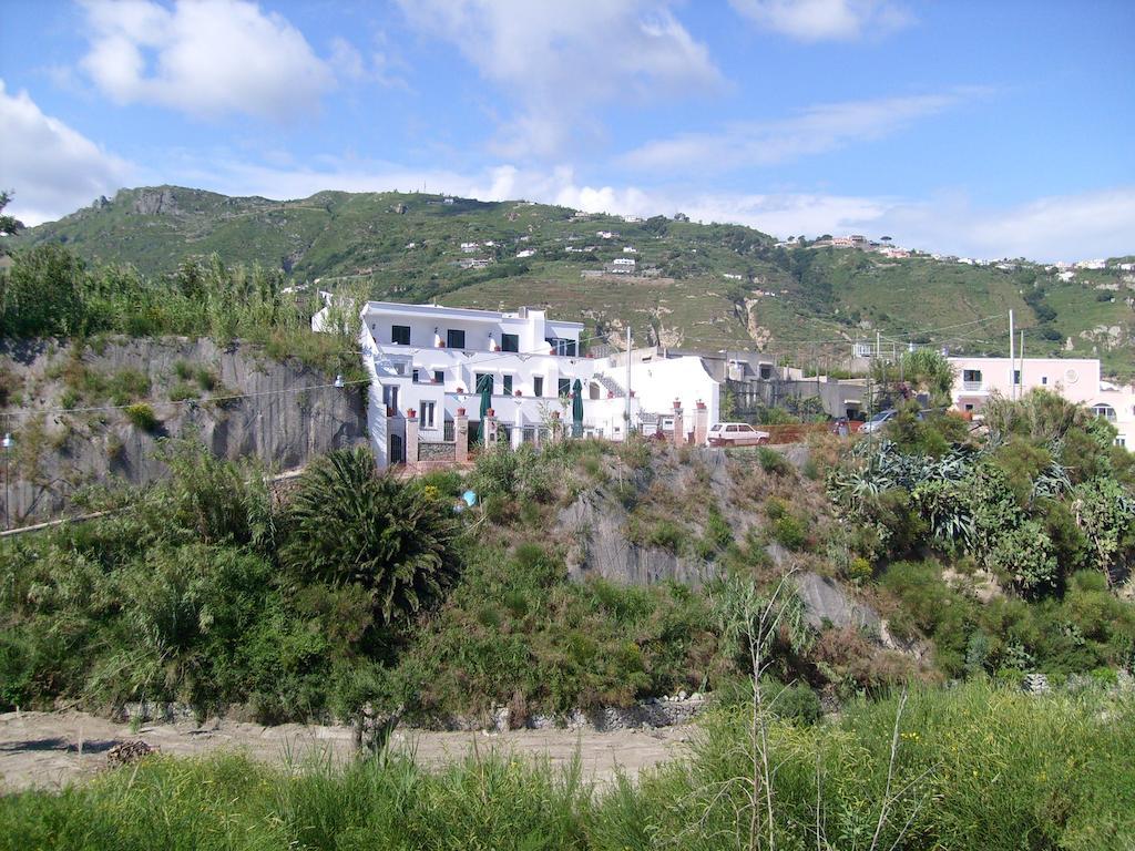 ホテル　ヴィラ　フメリエ Forio di Ischia エクステリア 写真